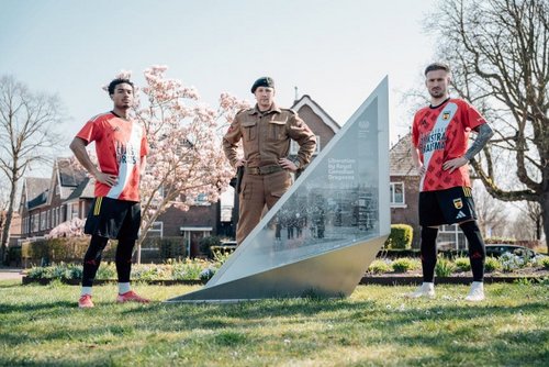 Bevrijdingsshirt | Eerbetoon aan de Canadese bevrijders