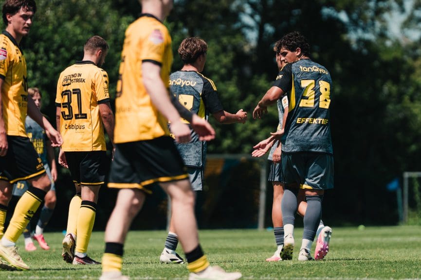 SC Cambuur wint in Delden van Roda JC